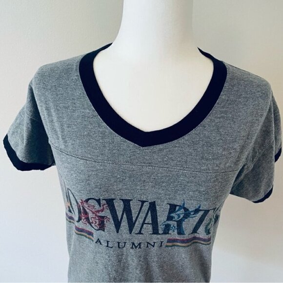 Lot of NWT Harry Potter Keychain Hogwarts Houses + Hogwarts T-Shirt (Size XS) - Picture 6 of 16